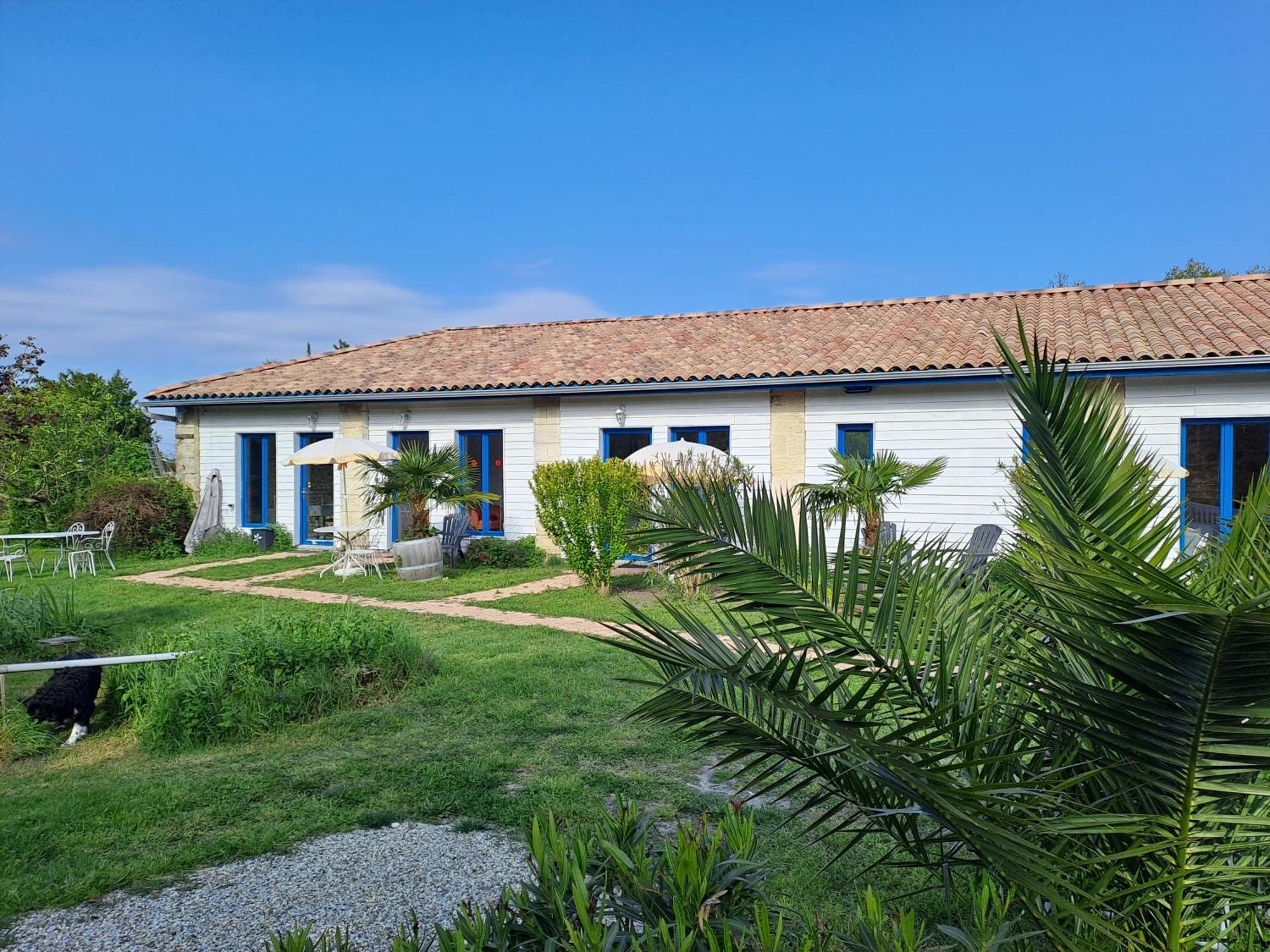 La Cadournaise Bed & Breakfast Saint-Seurin-de-Cadourne Exterior photo