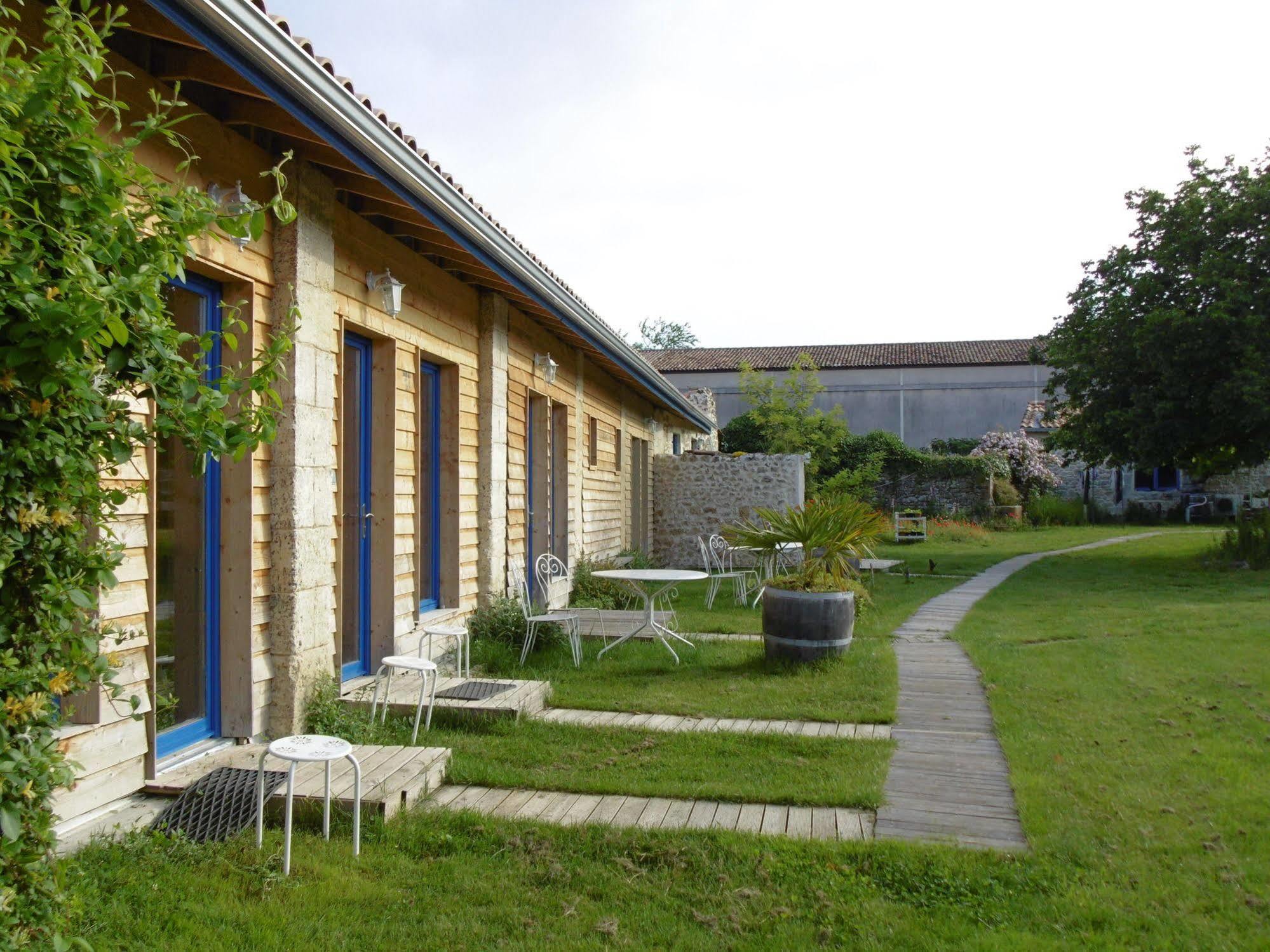 La Cadournaise Bed & Breakfast Saint-Seurin-de-Cadourne Exterior photo